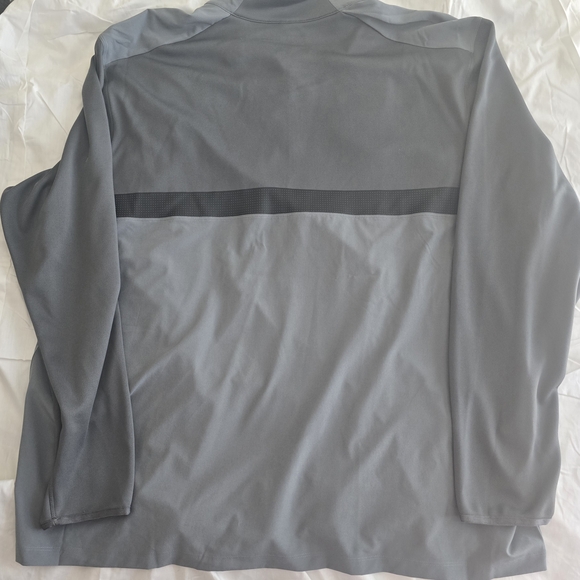 Nike Golf Lightweight 1/4 Zip Pullover - Picture 2 of 7